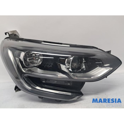 Renault - Megane - Headlight, right