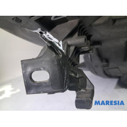 Renault - Megane - Headlight, right