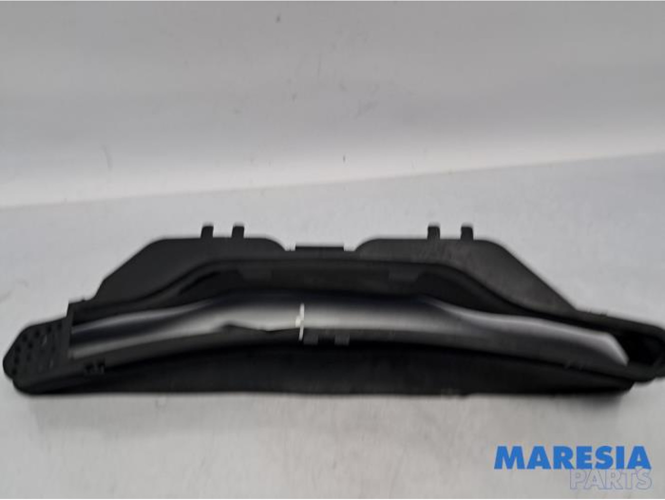 Renault - Clio - Air funnel