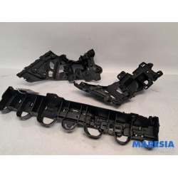 Renault - Clio - Stoßstangenstütze mitte hinten