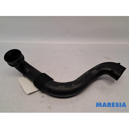 Renault - Clio - Air intake hose