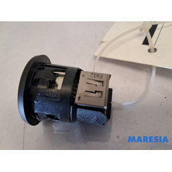 Peugeot - 2008 - AUX/USB aansluiting