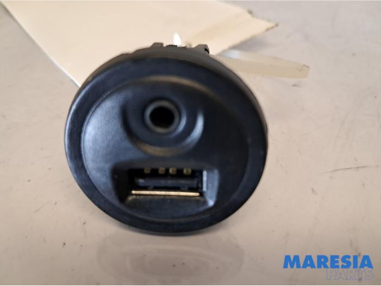 Peugeot - 2008 - AUX/USB aansluiting