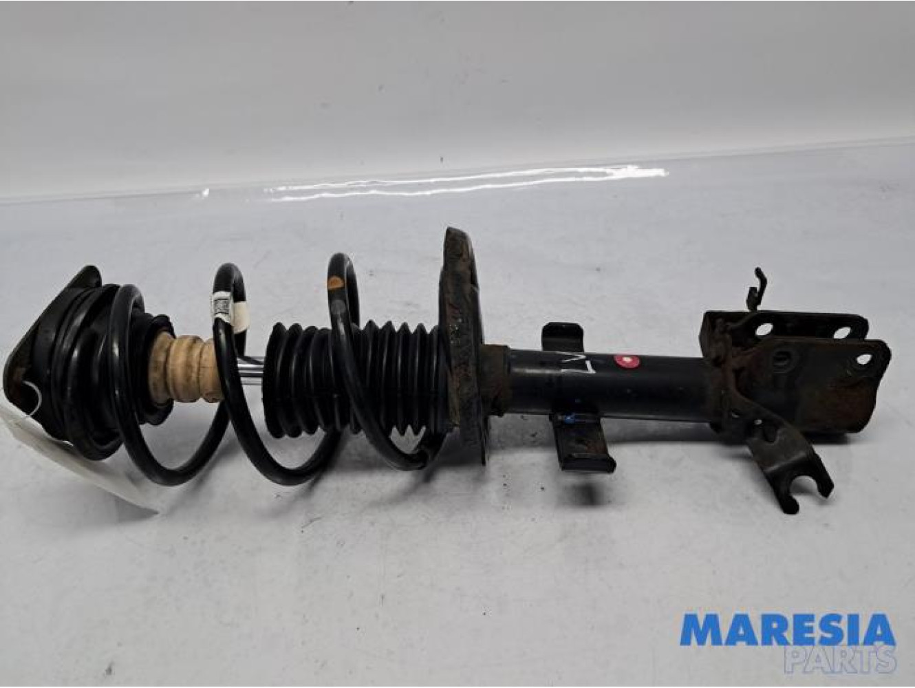 Renault - Clio - Stoßdämpferstrebe links vorne