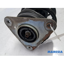 Renault - Clio - Stoßdämpferstrebe links vorne