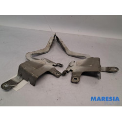 Renault - Clio - Charnière capot