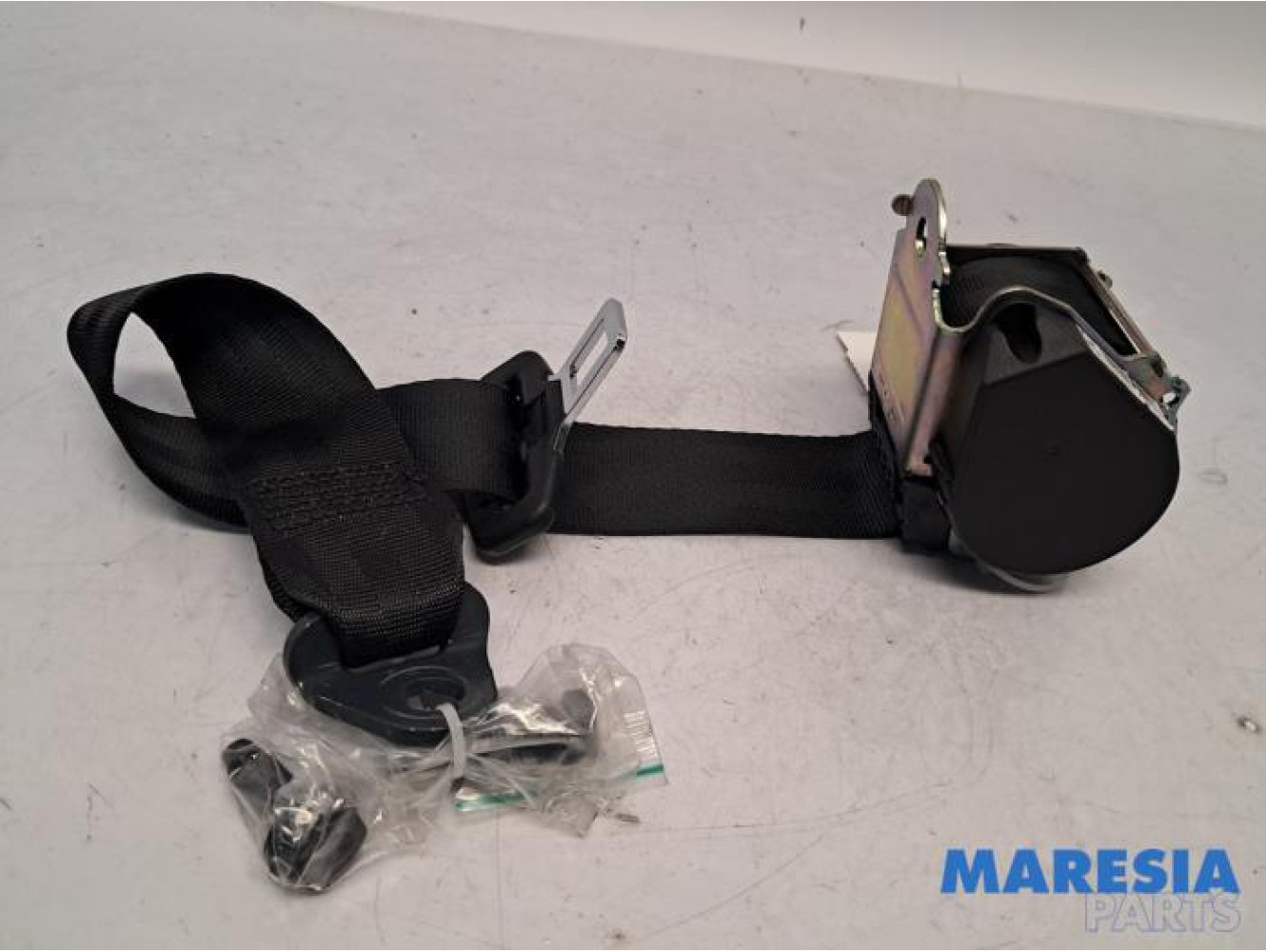 Peugeot - 2008 - Rear seatbelt, centre