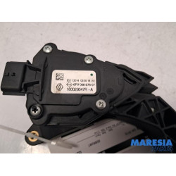 Renault - Clio - Accelerator pedal