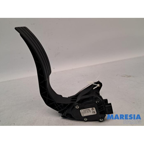 Renault - Clio - Gaspedal