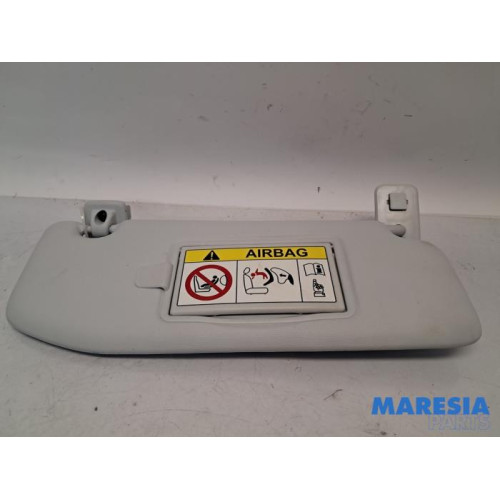 Peugeot - 2008 - Zonneklep