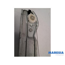 Peugeot - 2008 - Fenstermechanik 4-türig rechts vorne