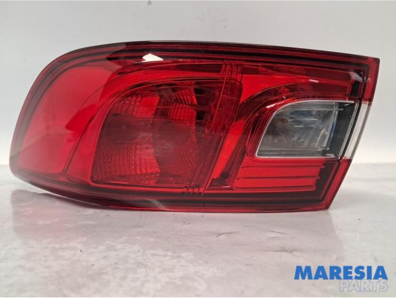 Renault - Clio - Taillight, right