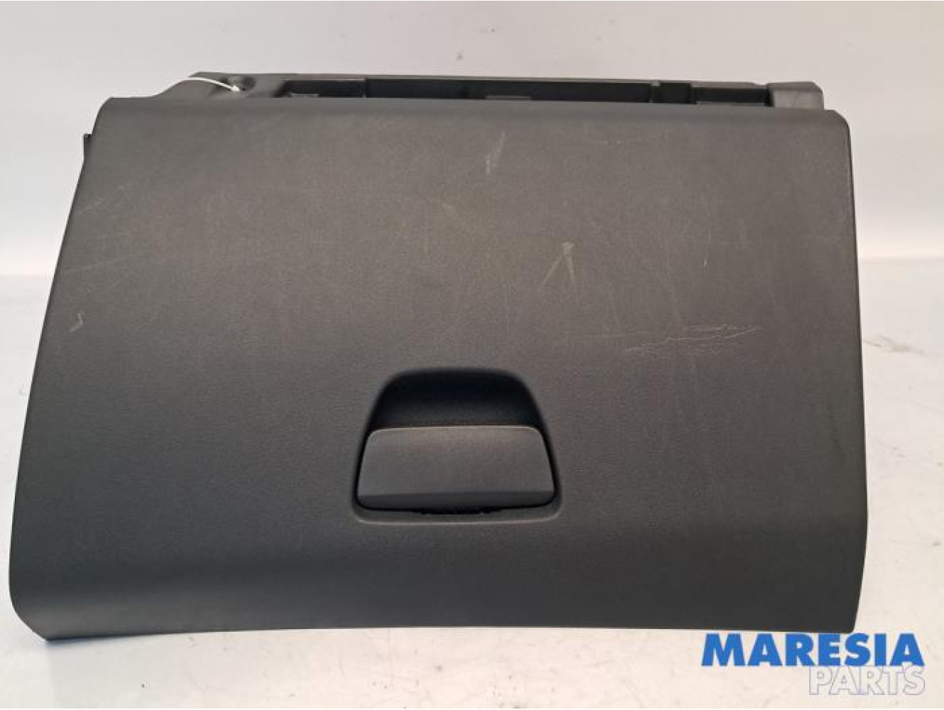 Peugeot - 2008 - Handschuhfach