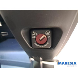 Peugeot - 2008 - Handschuhfach