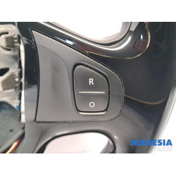 Renault - Clio - Lenkrad