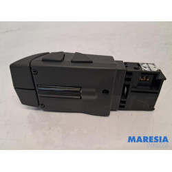 Renault - Clio - Radiobediening Stuur