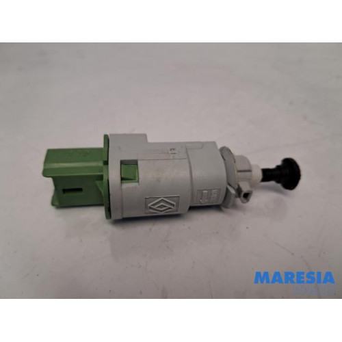 Renault - Clio - Koppeling schakelaar