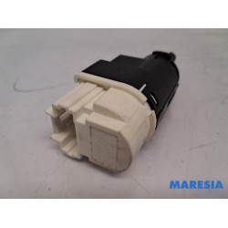 Renault - Clio - Commutateur feu de freinage