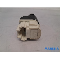 Renault - Clio - Commutateur feu de freinage