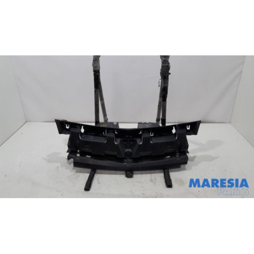 Renault - Kangoo - Grillhalter