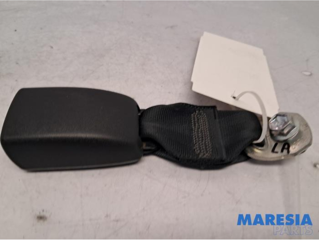 Citroen - C1 - Insertion ceinture de sécurité arrière gauche