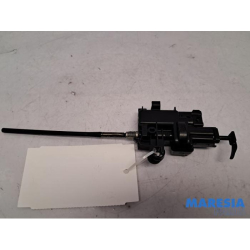 Renault - Clio - Tank flap lock motor