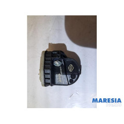 Renault - Clio - Tyre pressure sensor