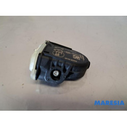 Renault - Clio - Tyre pressure sensor