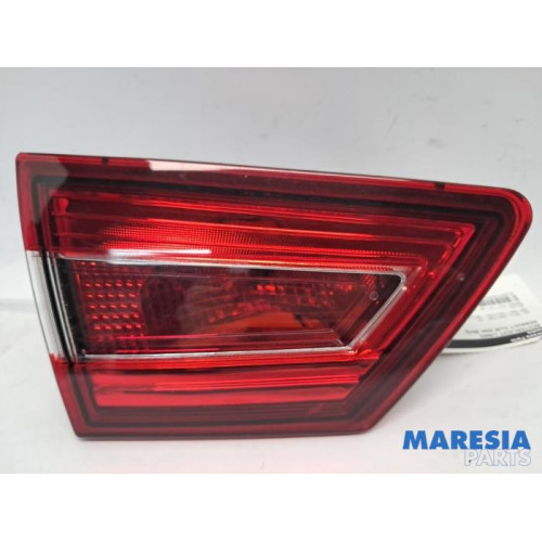Renault - Clio - Feu arrière gauche