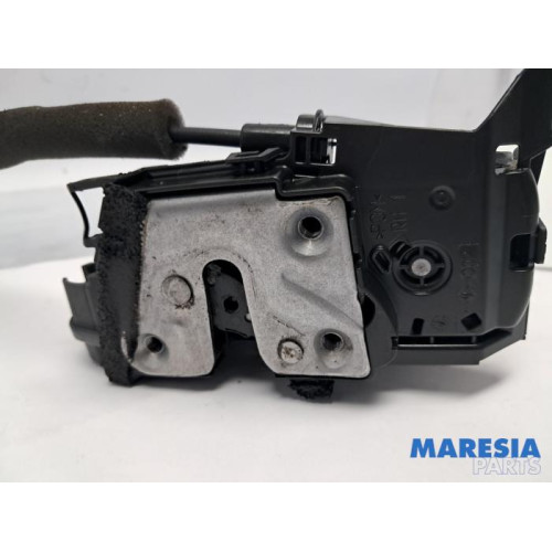 Renault - Clio - Rear door mechanism 4-door, right