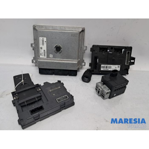 Renault - Clio - Engine management computer