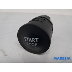 Renault - Clio - Engine management computer