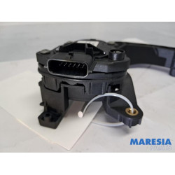 Renault - Clio - Accelerator pedal