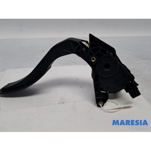 Renault - Clio - Gaspedal