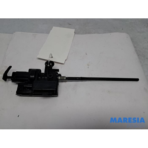 Renault - Clio - Tank flap lock motor