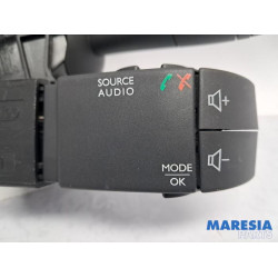 Renault - Clio - Steering column stalk