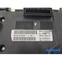 Renault - Megane - Instrument panel