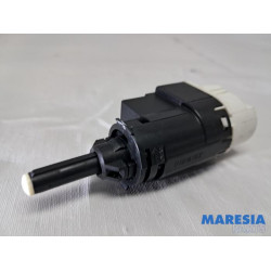 Renault - Clio - Commutateur feu de freinage