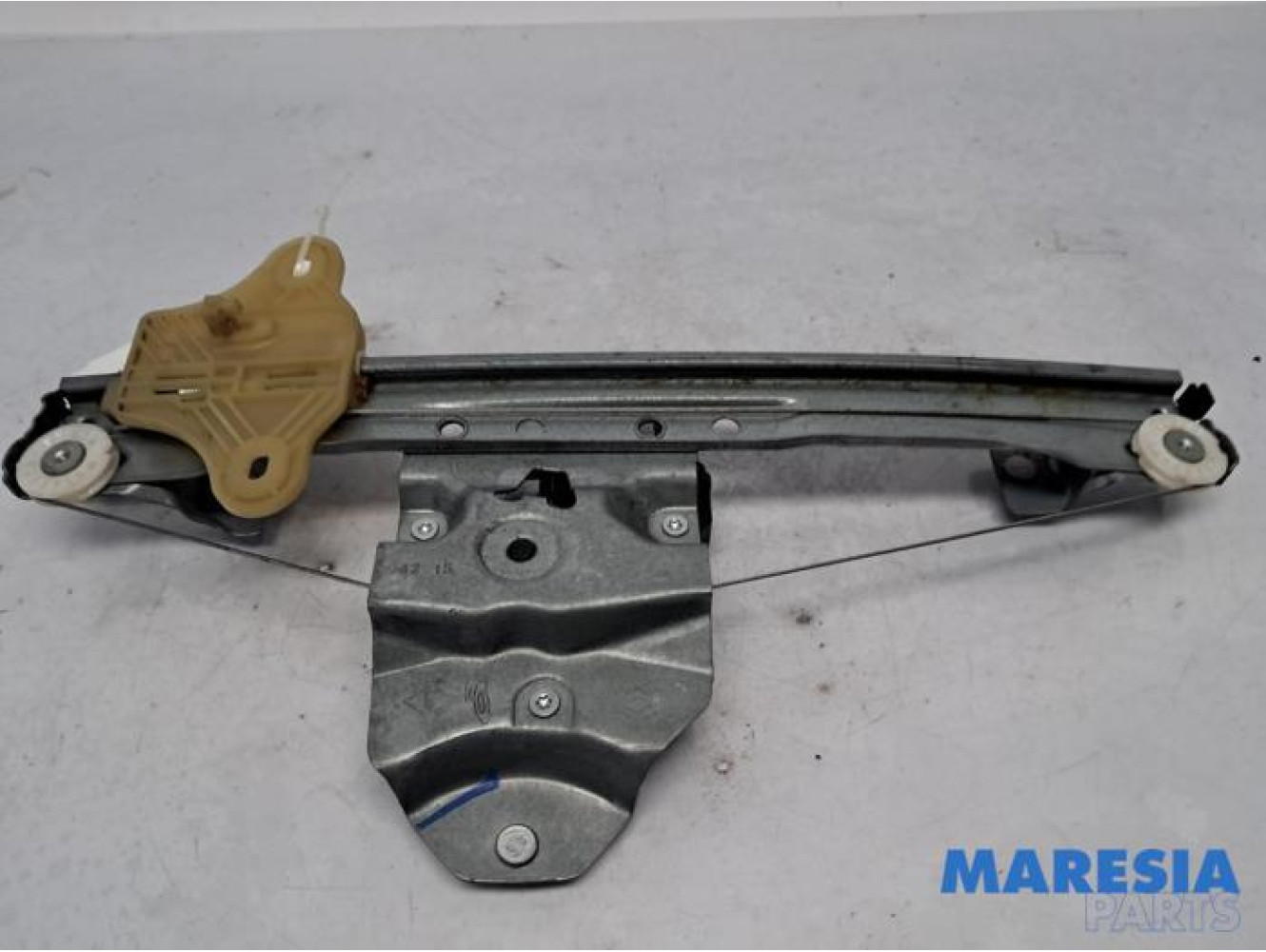 Renault - Clio - Rear door window mechanism 4-door, right