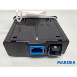 Renault - Megane - AUX/USB aansluiting