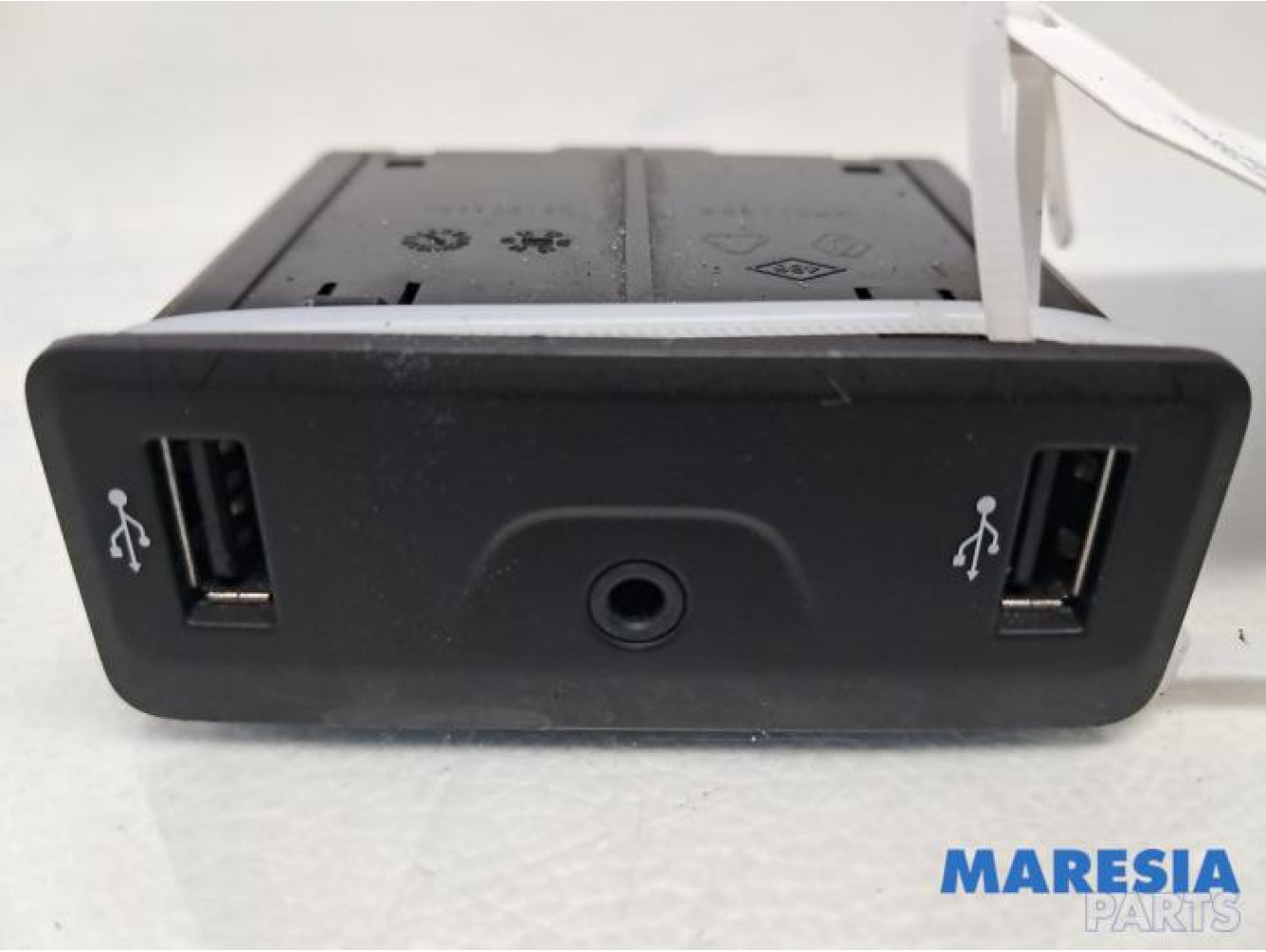 Renault - Megane - AUX/USB aansluiting