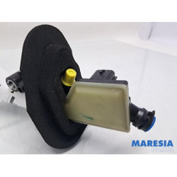 Renault - Megane - Koppeling Hoofd Cilinder