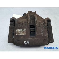 Peugeot - 2008 - Bremszange rechts vorne