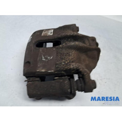 Peugeot - 2008 - Bremszange rechts vorne