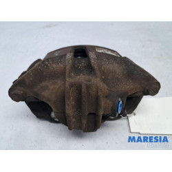 Peugeot - 2008 - Bremszange rechts vorne