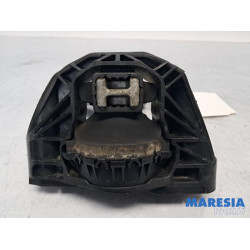 Peugeot - 2008 - Motorsteun