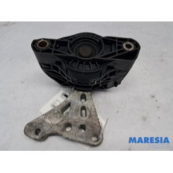 Peugeot - 2008 - Motorsteun