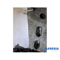 Peugeot - 2008 - Motorsteun