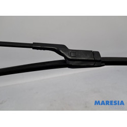 Peugeot - 2008 - Front wiper arm