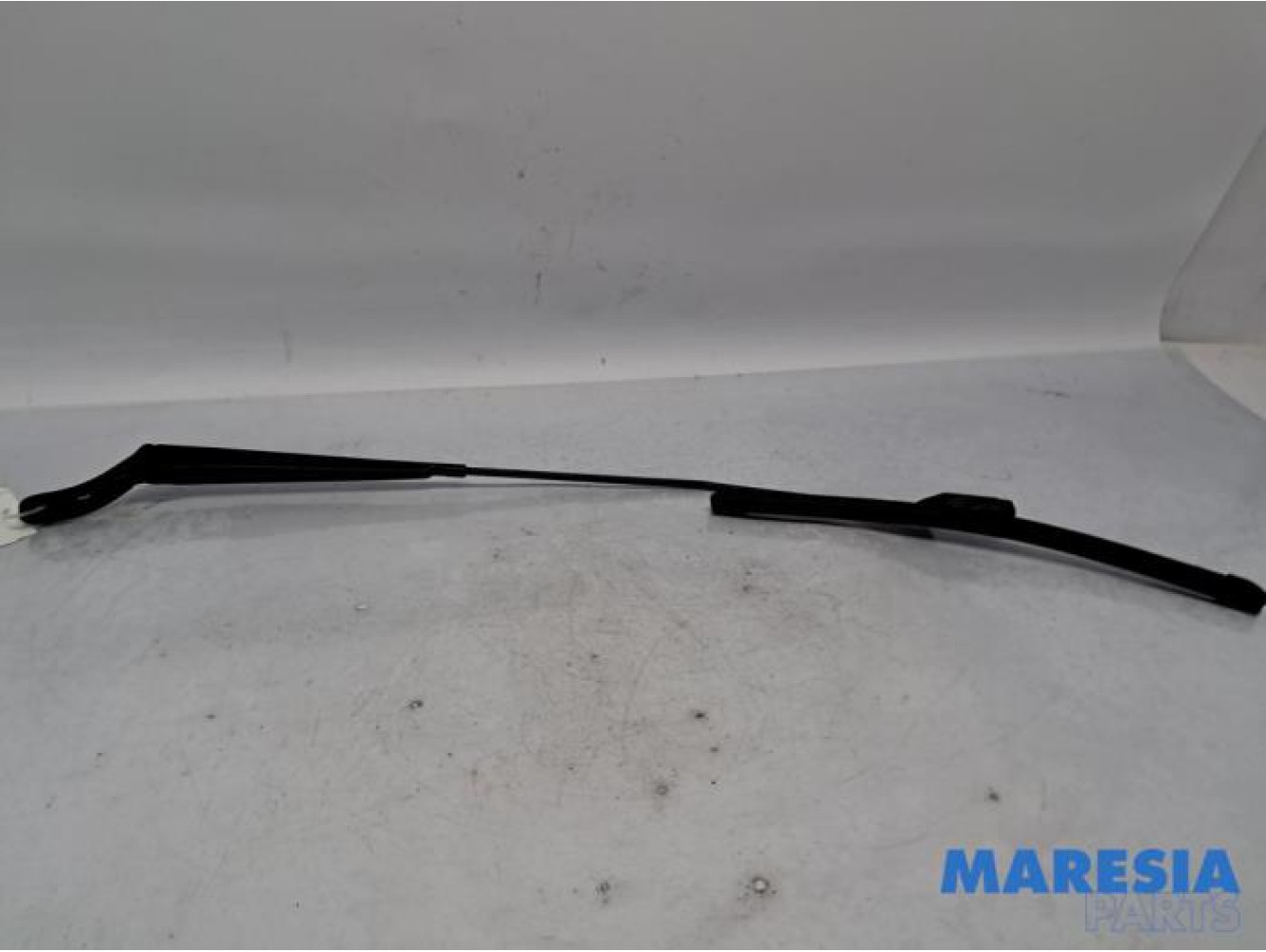 Peugeot - 2008 - Front wiper arm
